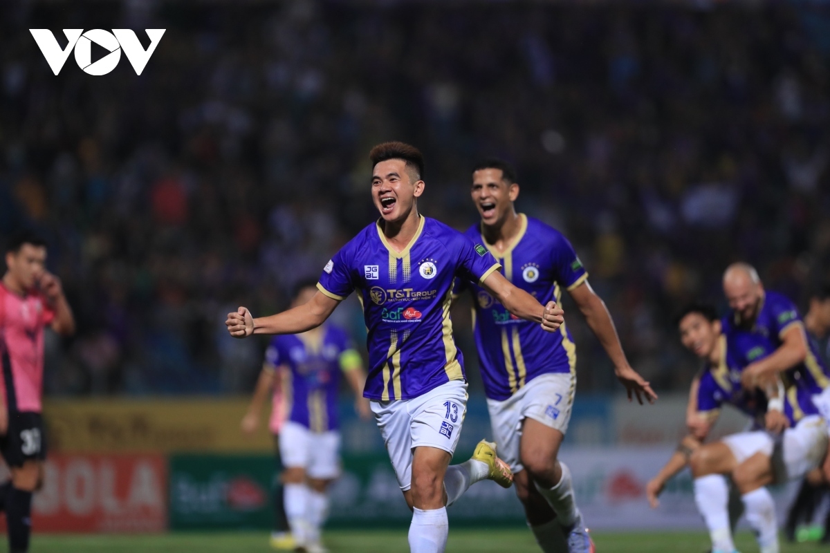 Doi hinh tieu bieu vong 25 v-league 2022 goi ten hagl va ha noi fc hinh anh 1