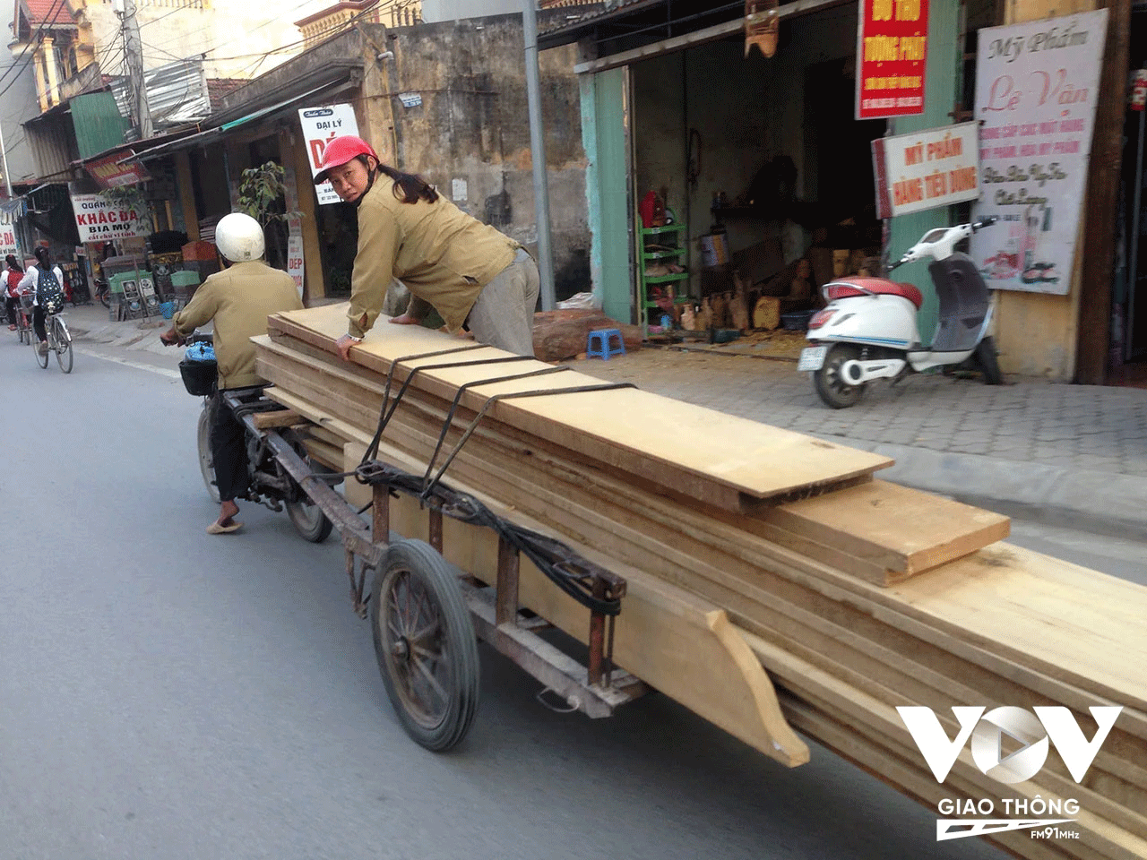 nhung dien vien lam xiec tren duong pho hinh anh 3