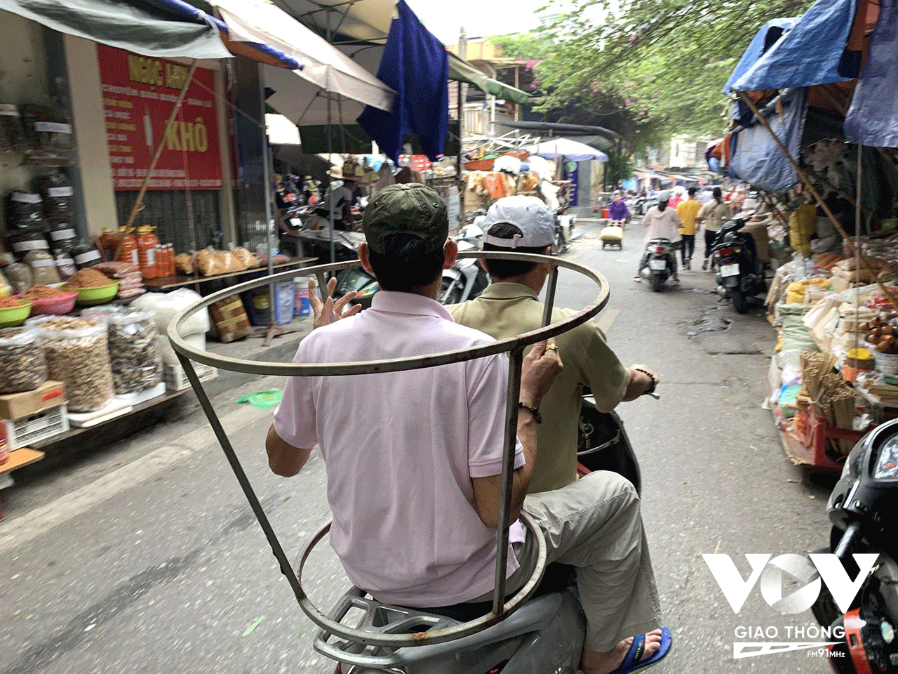 nhung dien vien lam xiec tren duong pho hinh anh 7