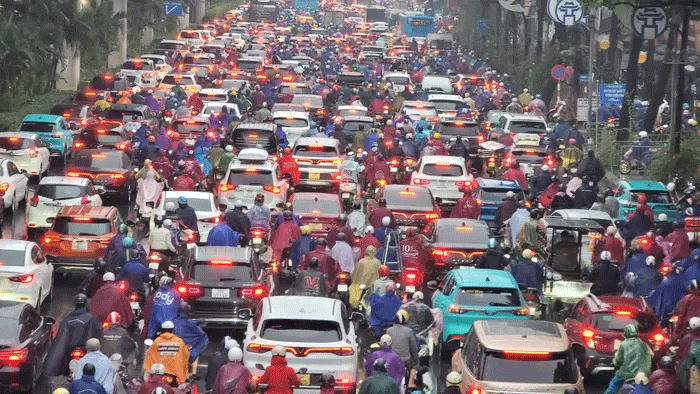 mua tam ta tu sang som, nguoi ha noi chat vat vuot un tac den cong so hinh anh 5