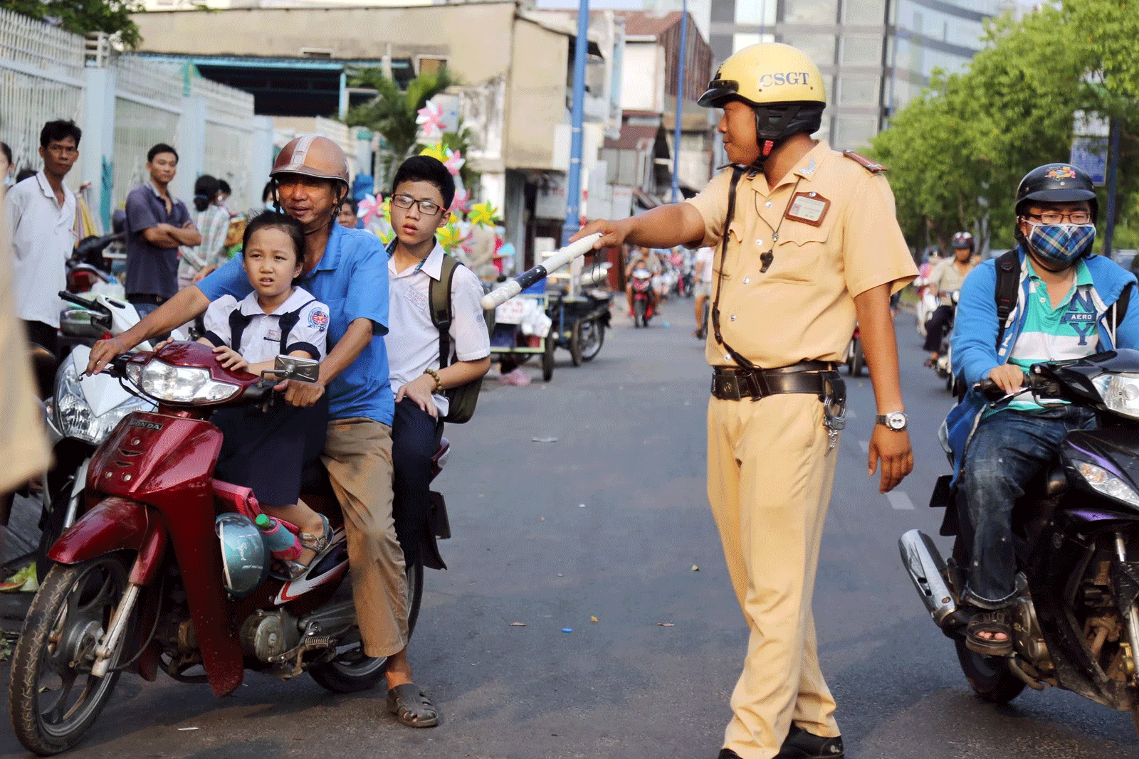 co nen truy duoi de ngan chan vi pham giao thong hinh anh 2