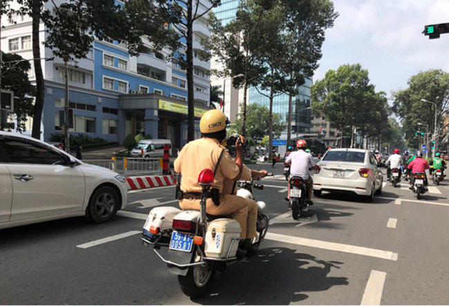 Có nên truy đuổi để ngăn chặn vi phạm giao thông?