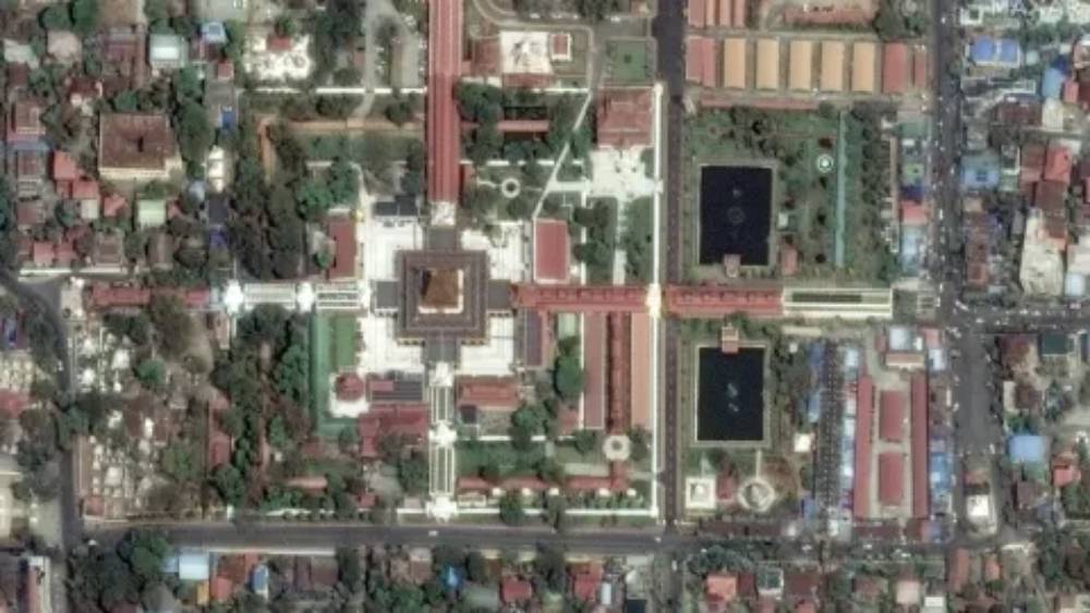 Anh ve tinh truoc va sau tran dong dat kinh hoang o myanmar hinh anh 1