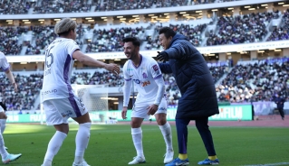 Sanfrecce Hiroshima giành danh hiệu Siêu Cúp Nhật Bản trước ngày gặp Nam Định. (Ảnh: Getty). 