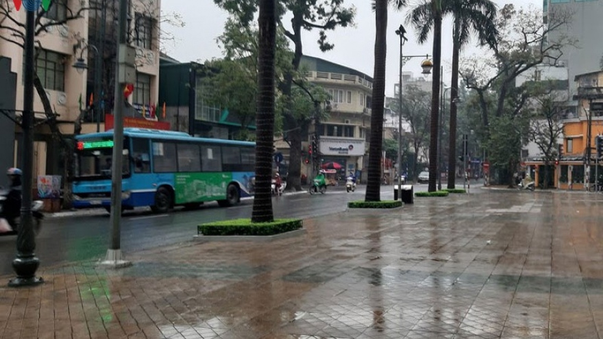 Xe buýt Hà Nội hoạt động trở lại, không chở quá 20 người