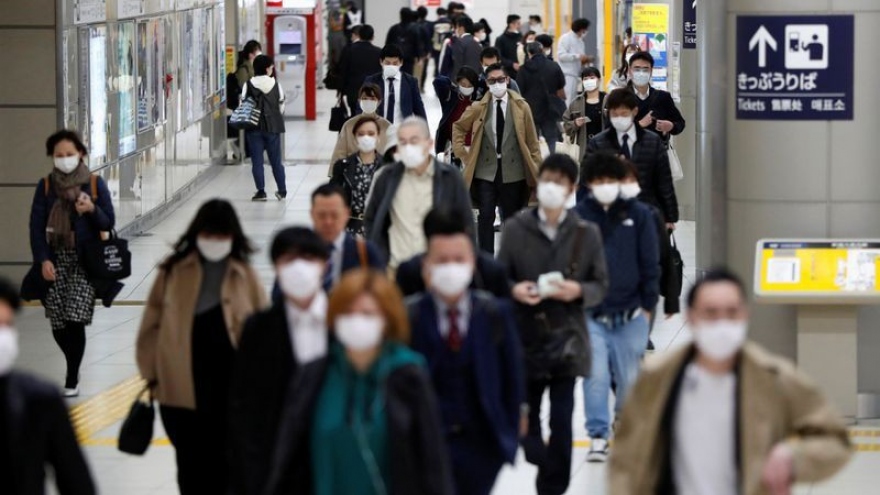 Nhật Bản xem xét áp lệnh tình trạng khẩn cấp trên toàn quốc