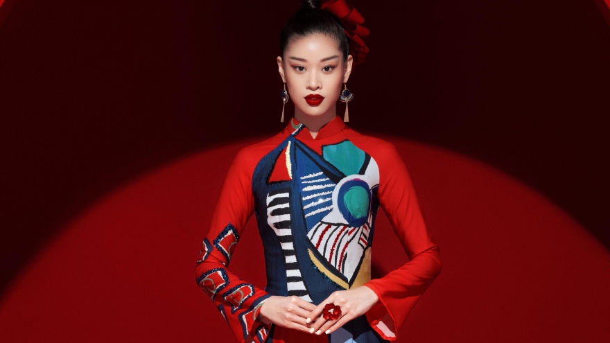Hoa hậu Khánh Vân chọn áo dài là trang phục dân tộc tại Miss Universe 2020