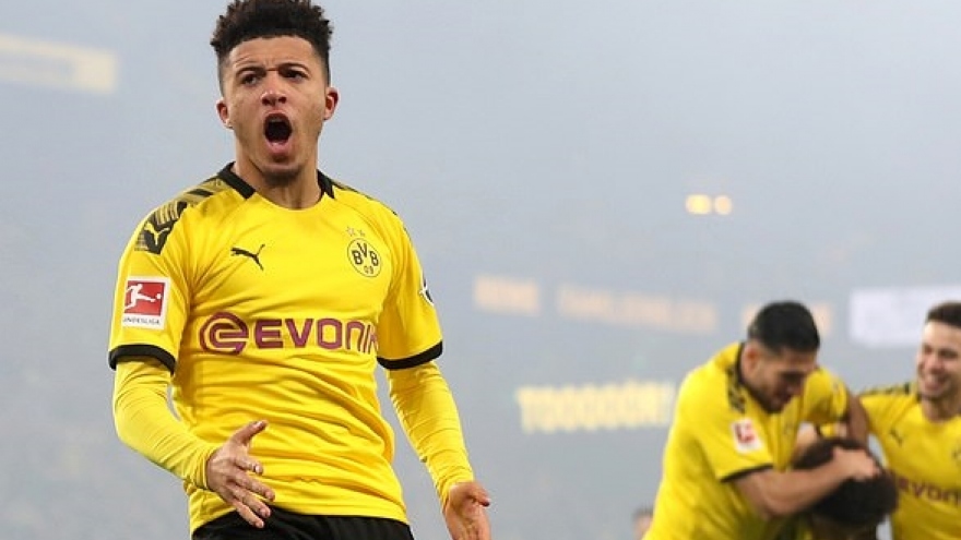 Dortmund sẵn sàng tăng lương khủng "trói chân" Jadon Sancho