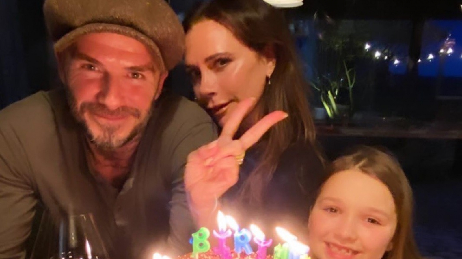 Victoria Beckham đón sinh nhật tuổi 46 ấm áp bên chồng con