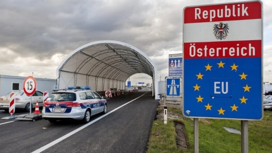 Séc kéo dài biện pháp kiểm soát biên giới với Đức và Áo