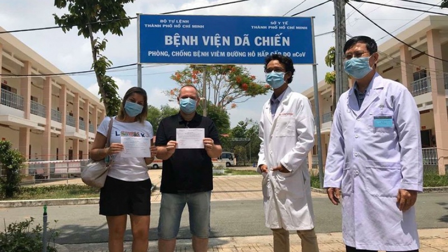 Thêm 3 bệnh nhân nước ngoài được chữa khỏi Covid-19 tại Việt Nam