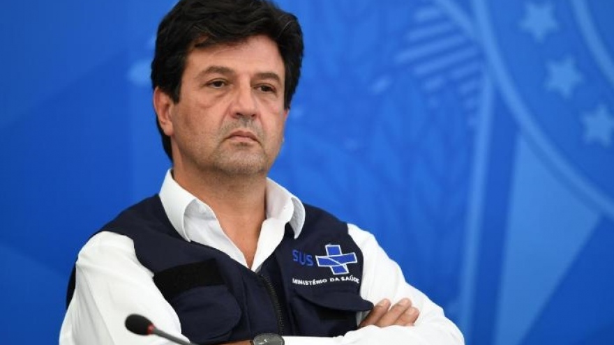 Mâu thuẫn về chống Covid-19, Tổng thống Brazil sa thải Bộ trưởng Y tế