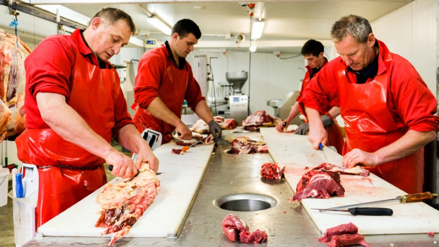 Mỹ yêu cầu các nhà máy chế biến thực phẩm từ thịt phải mở cửa