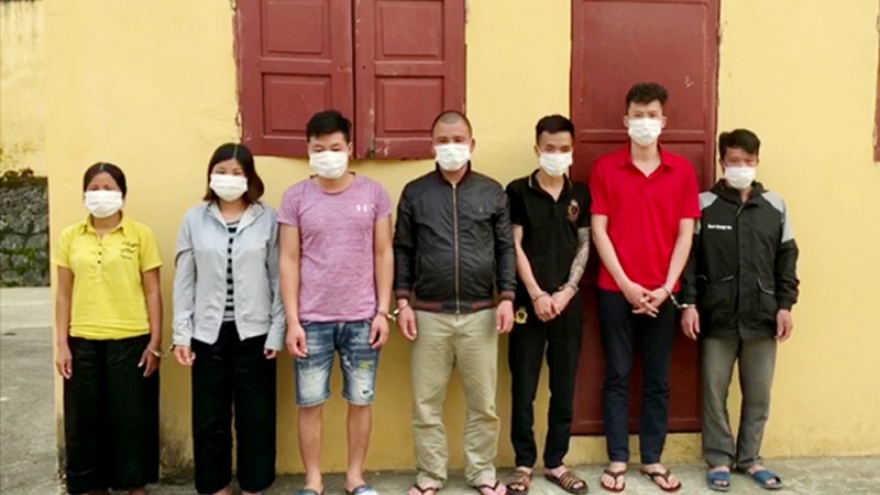 Bắt 7 đối tượng đang sát phạt nhau trên chiếu bạc tại Lào Cai 