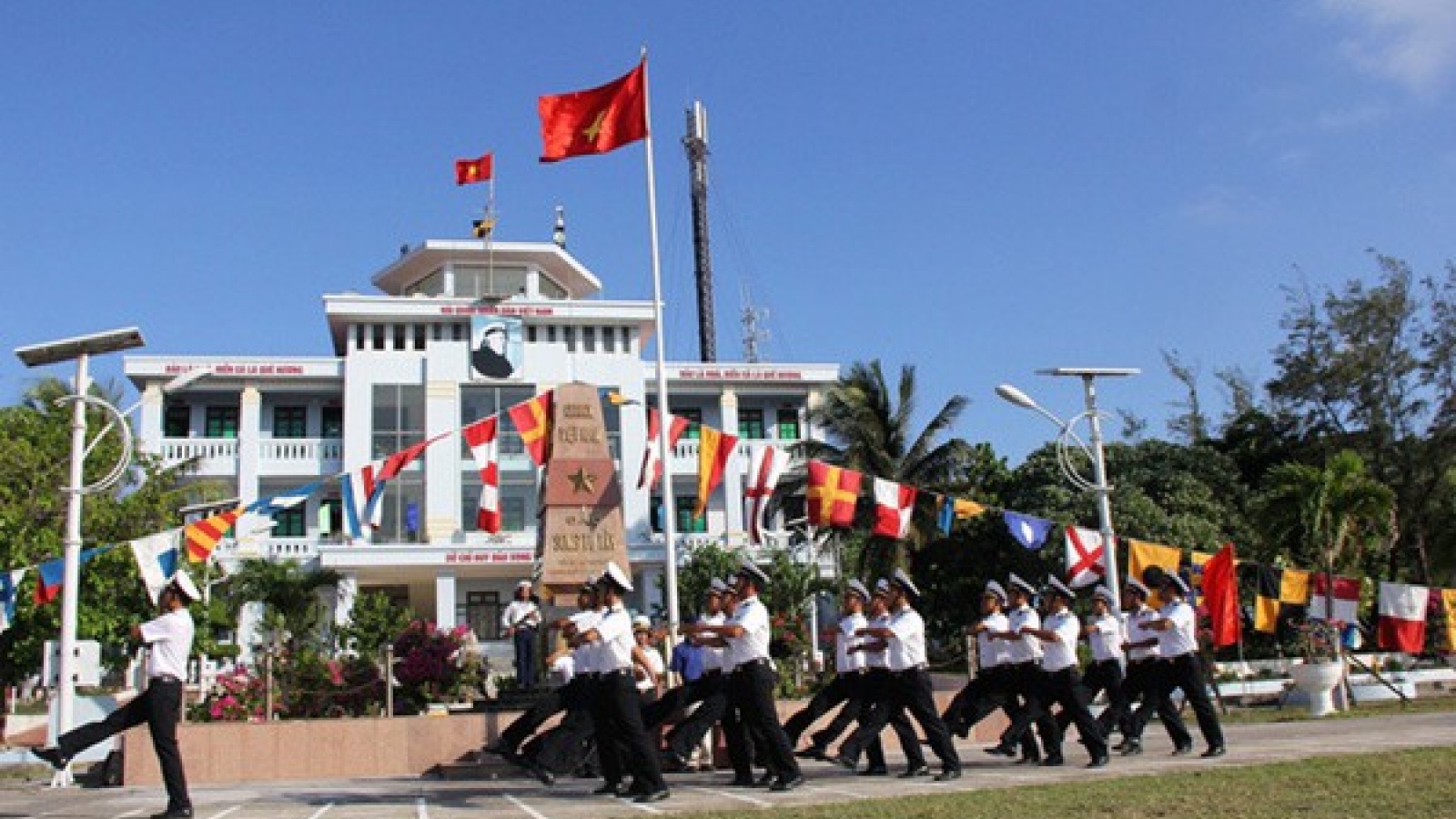 Trong hoàn cảnh nào, người lính Trường Sa luôn chắc tay súng 
