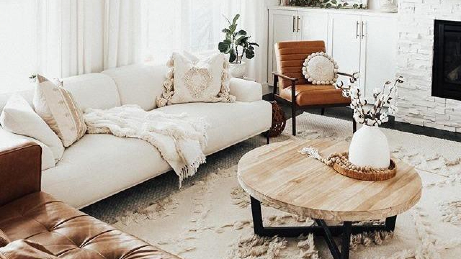 Những chiếc sofa êm ái khiến bạn muốn nằm ườn trên đó cả ngày