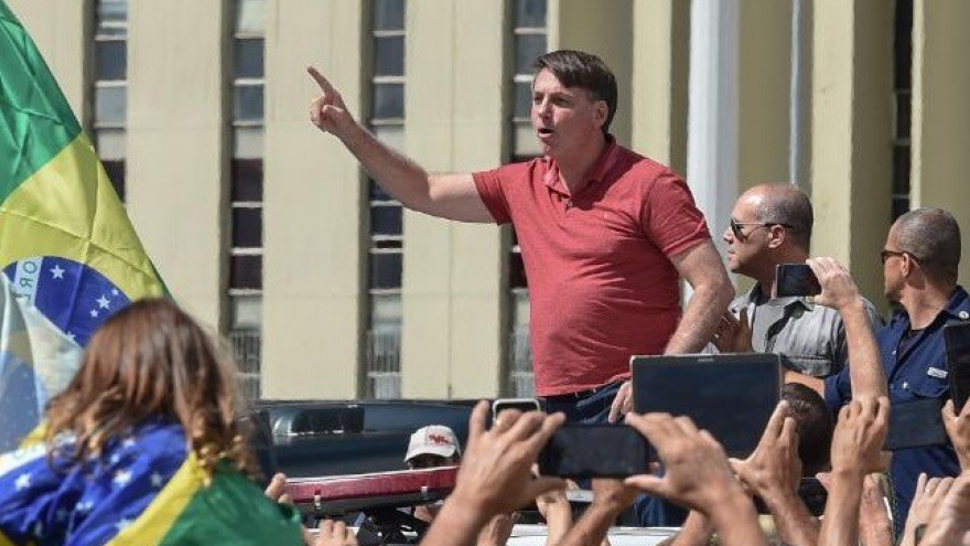 Tổng thống Brazil bảo vệ việc biểu tình chống phong tỏa ngăn Covid-19