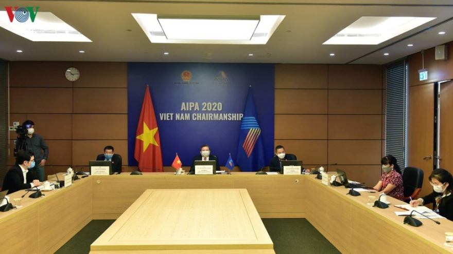 Việt Nam họp trực tuyến liên nghị viện về hợp tác quốc tế chống Covid-19 