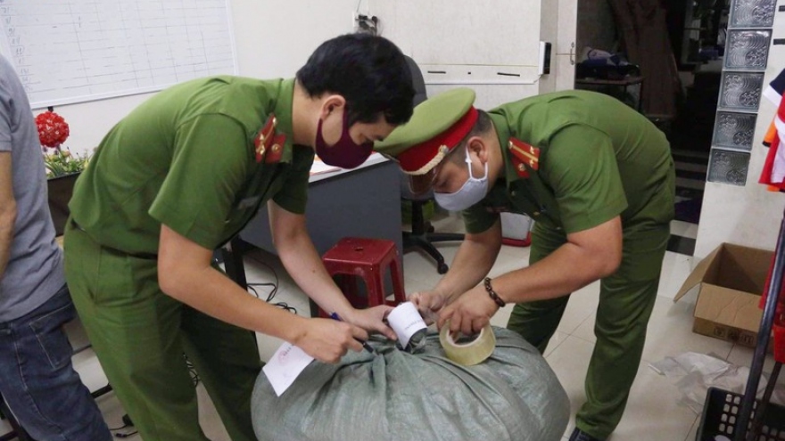 Đà Nẵng thu giữ 3.000 khẩu trang sản xuất “chui” 