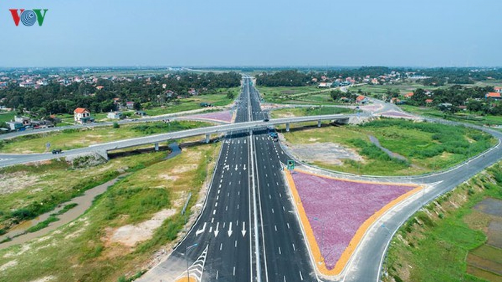 Thống nhất chủ trương chuyển 8 dự án cao tốc Bắc-Nam sang đầu tư công 