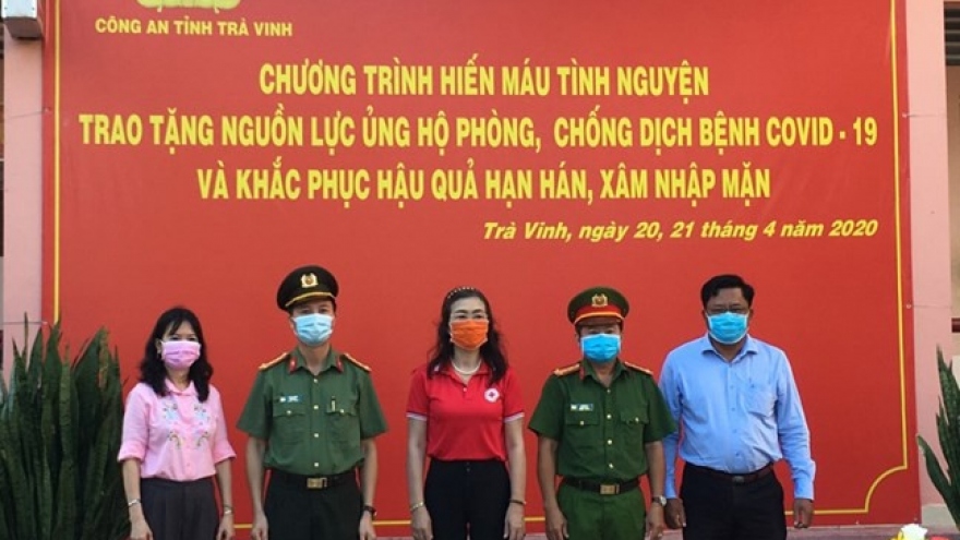 Trà Vinh: gần 7,8 tỷ đồng cho Quỹ phòng chống dịch Covid-19 và hạn mặn