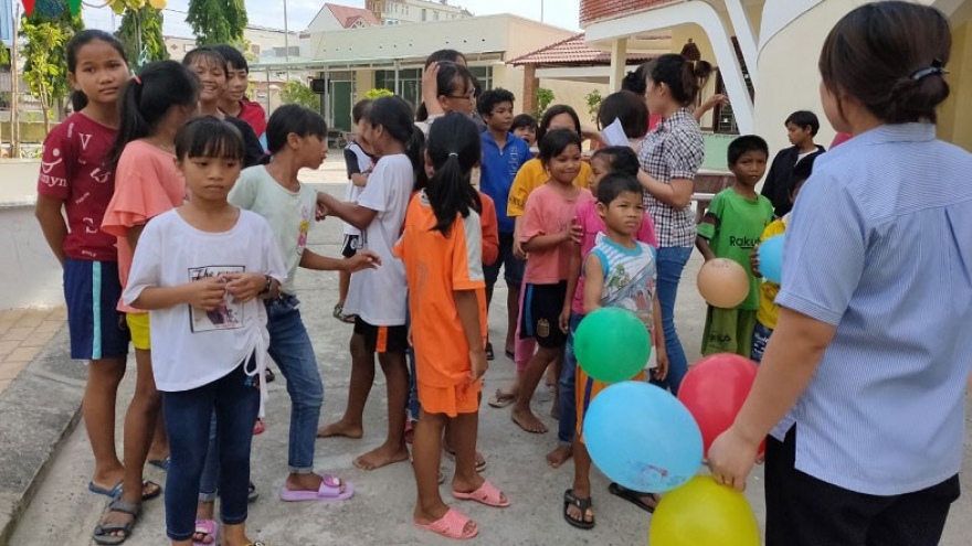 Chăm lo cho trẻ em có hoàn cảnh khó khăn ở Ninh Thuận