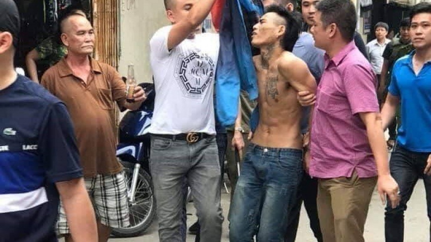 Đối tượng “ngáo đá” cầm dao khống chế người đi đường ở Hà Nội 