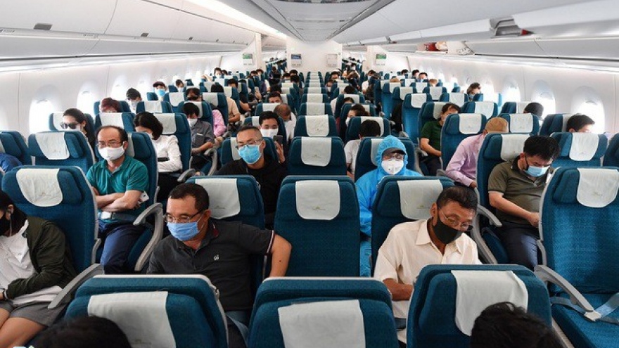 Cục Hàng không xin dỡ bỏ giãn cách ghế ngồi, tăng tần suất bay nội địa
