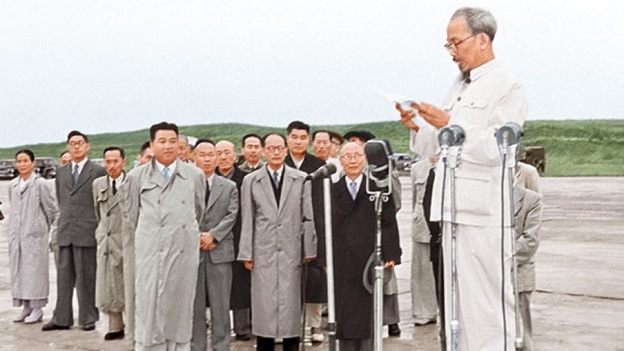 Nghệ thuật ngoại giao Hồ Chí Minh - Ngoại giao vì con người