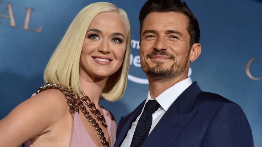 Katy Perry hoãn cưới, lo lắng em bé chào đời vào thời điểm giãn cách xã hội