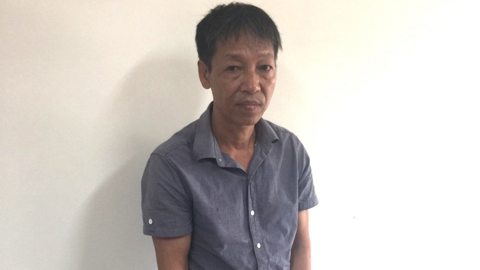 Bắt đối tượng bị truy nã vì mua bán trái phép chứng từ