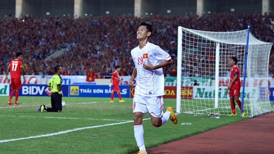 VIDEO: Phan Văn Long ghi bàn thắng để đời trong màu áo U19 Việt Nam