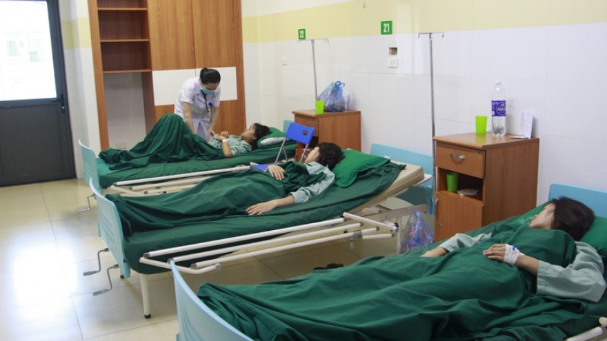 Gần 40 vận động viên ở Sơn La nhập viện sau khi ăn tối