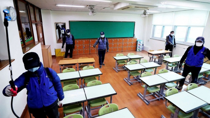 Hàn Quốc thận trọng mở lại trường học sau nhiều tháng đóng cửa vì Covid-19