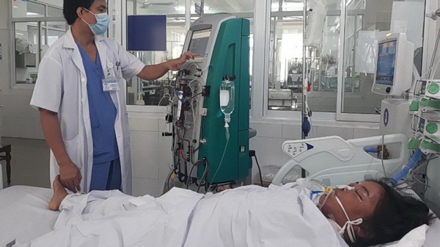 Bệnh viện Đà Nẵng cấp cứu 1 nữ bệnh nhân nguy kịch do ngộ độc nấm