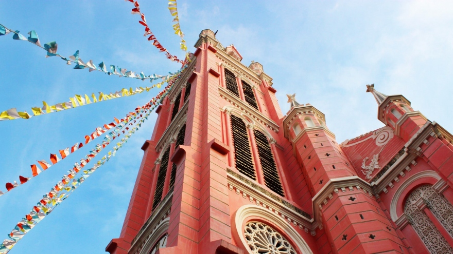 Nhà thờ Tân Định lọt Top 10 điểm đến màu hồng đẹp nhất thế giới