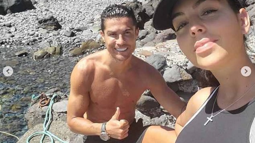 Bạn gái xinh đẹp thừa nhận thấy “xấu hổ” khi tập luyện cùng C.Ronaldo