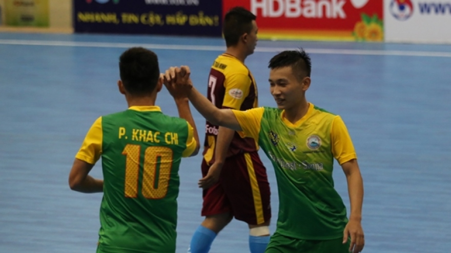 Vietfootball thua trắng bụng, Sanatech Khánh Hòa chia điểm phút cuối