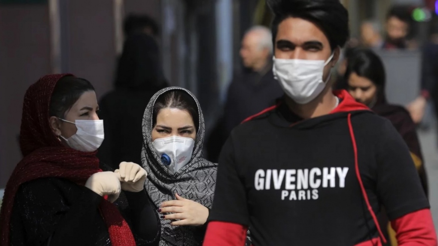 Iran sẽ quy định bắt buộc đeo khẩu trang ở nơi công cộng