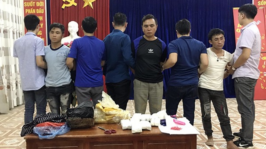 Bắt giữ 3 đối tượng chở 18.000 viên ma túy từ Điện Biên sang Lào Cai