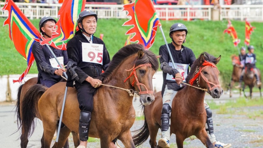 “Vó ngựa trên mây”- giải đua ngựa độc đáo trên mái nhà Đông Dương