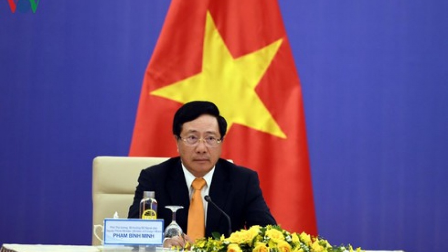 Vietnam, China exchange views on sea-related issues