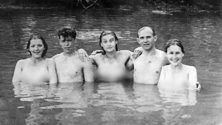 Bất ngờ về phong trào tắm nude hợp pháp ở Liên Xô