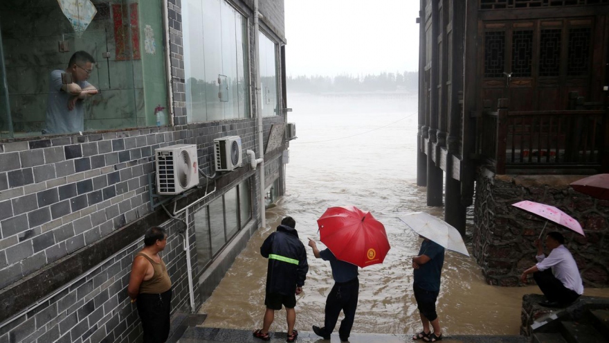 Trung Quốc ban bố cảnh báo vàng – mức cảnh báo cao thứ 3 về mưa lũ