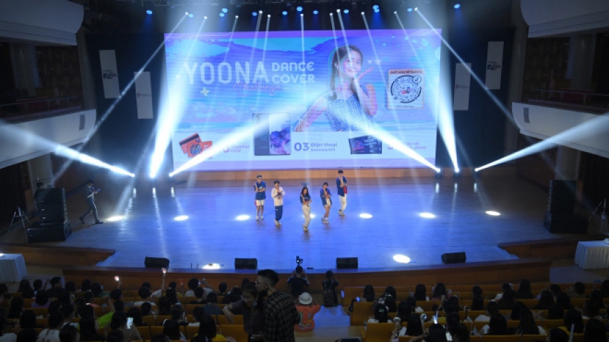 Vietnamese youth thrilled by virtual K-pop show Dream Concert CONNECT