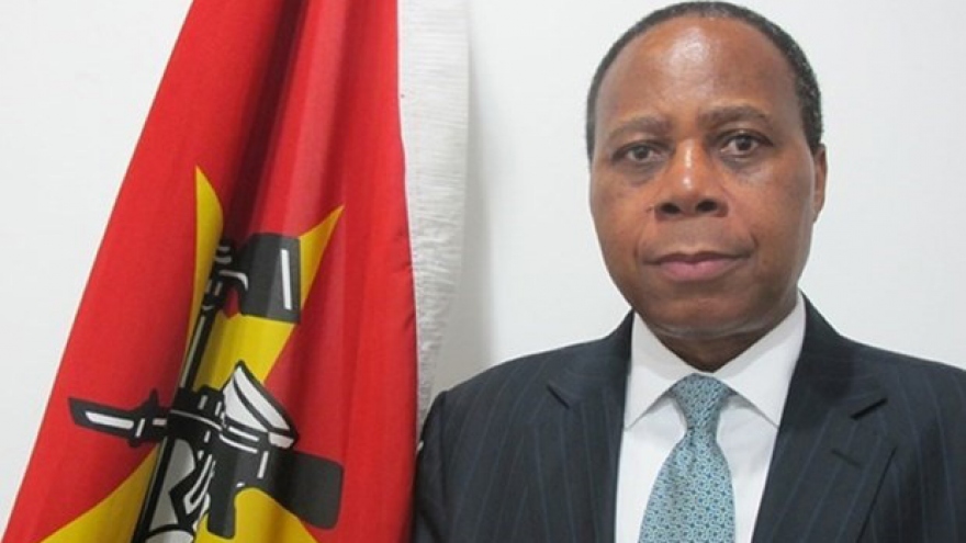 Vietnam presents friendship order to former Mozambican Ambassador