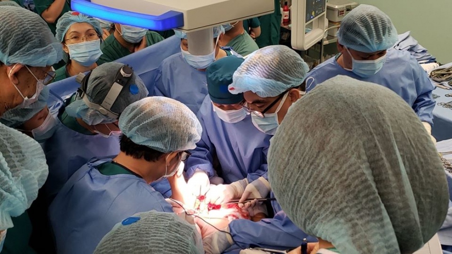 Các cặp song sinh dính liền phẫu thuật thành công tại Việt Nam