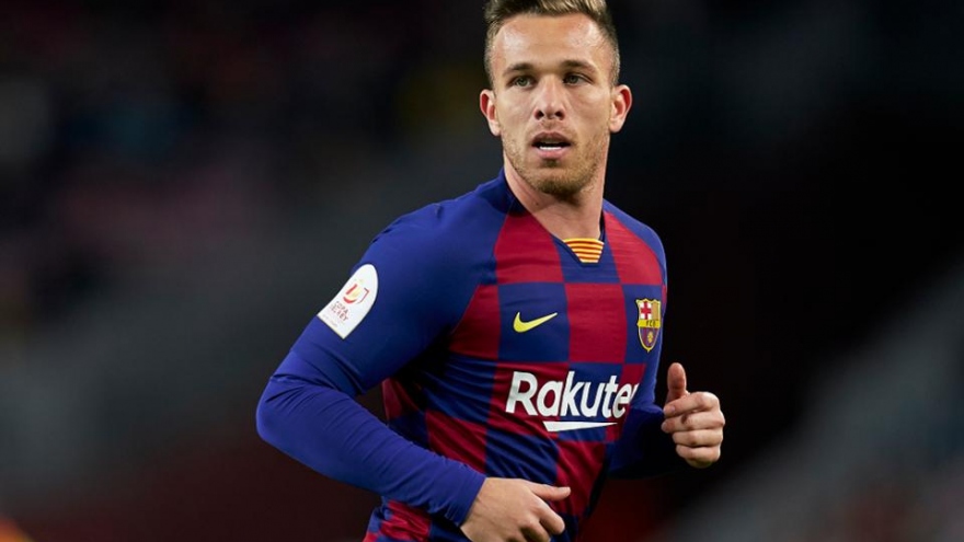 Arthur nổi loạn ở Barca, từ chối đá Champions League