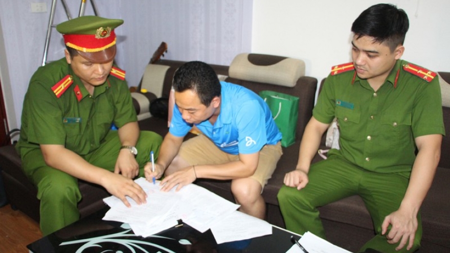 Bắt một cán bộ Ban Dân tộc tỉnh Nghệ An để điều tra hành vi tham ô