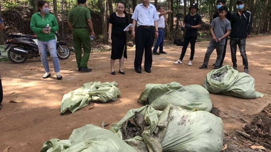 Một doanh nghiệp ở Đồng Nai đổ trộm chất thải nguy hại ra môi trường